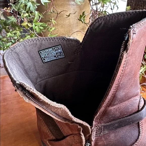 Teva Delavina waterproof tan leather upper casual/moto/outdoors low boot. Size 9 - Picture 8 of 11